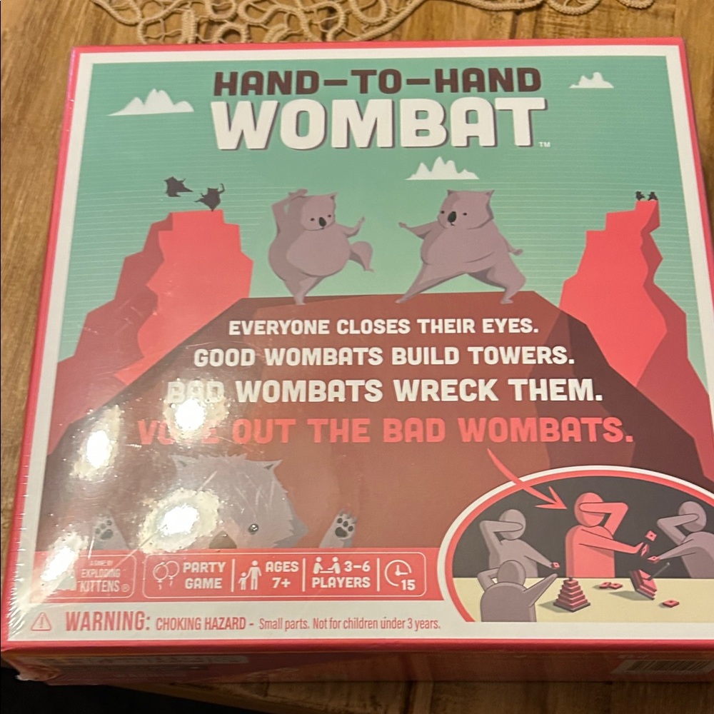 Hand-to-Hand Wombat Board Game - Pink and Gray